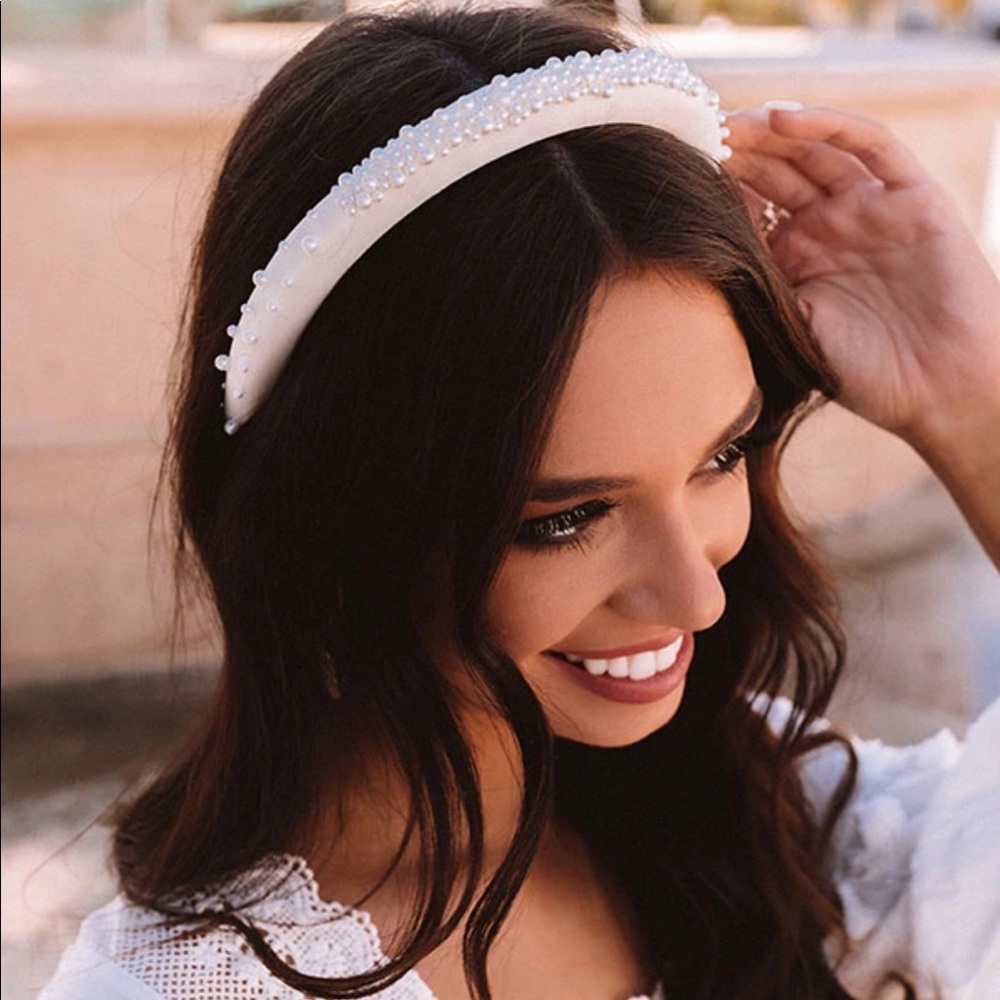 DONATED: Pearl headband - Picture 1 of 3